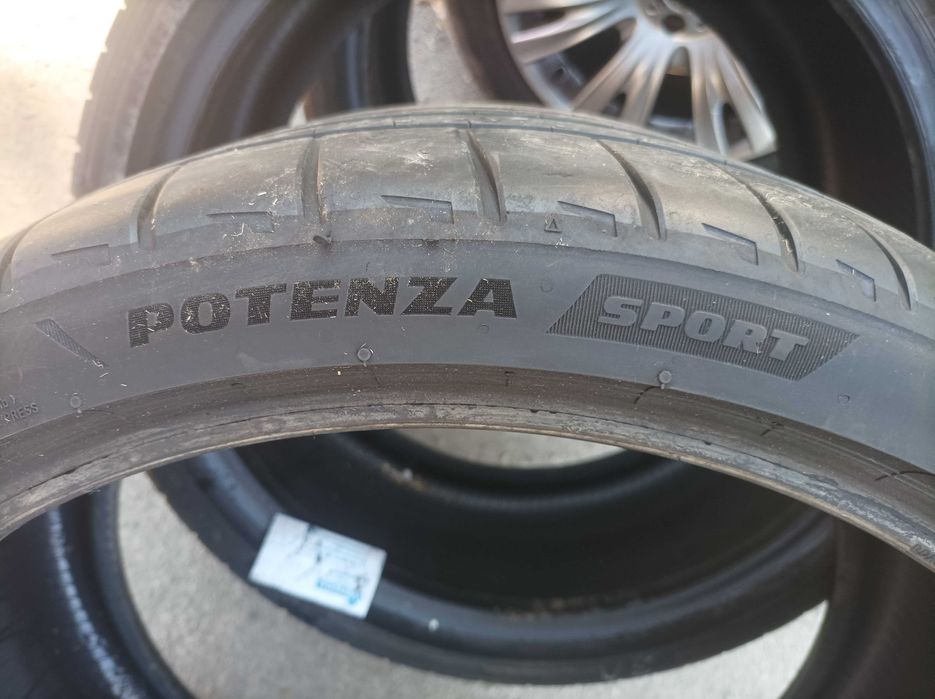 Продавам гуми BRIDGESTONE летни спорт пакет 275/30RZ20 и 245/35RZ20