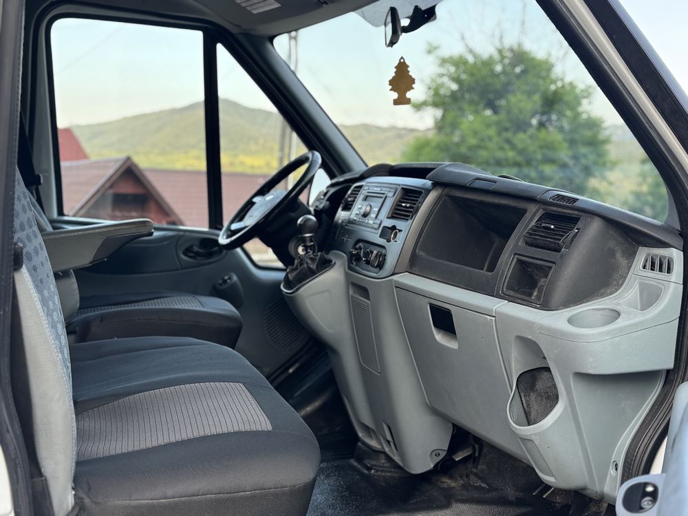 Ford Transit 2.2 116cp , 2014 klima 6+1 trepte 7 locuri
