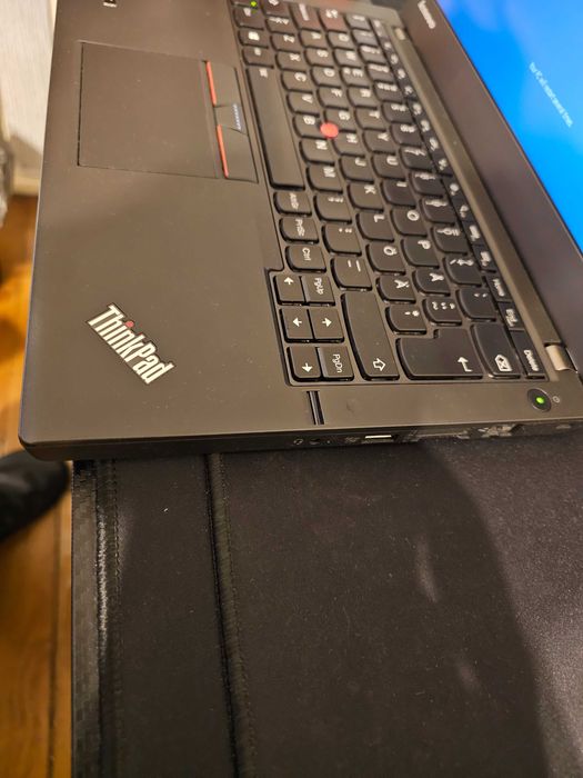 Продавам лаптоп Lenovo x250
