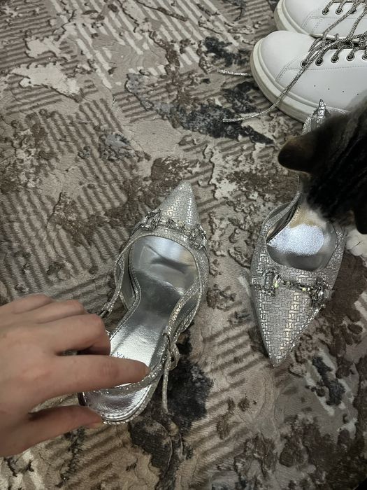 Дамски обувки на ток бронз