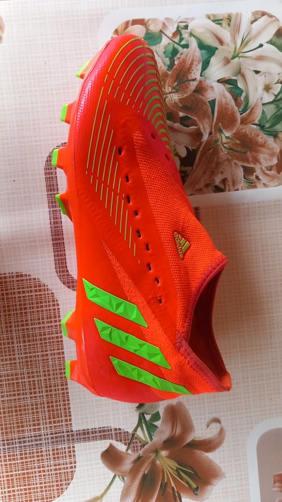 Ghete adidas predator vând sau schimb