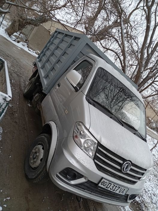 Dongfeng yuk mashinasi