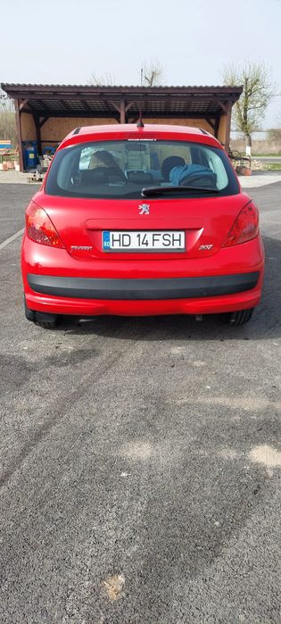 Vând Peugeot 207