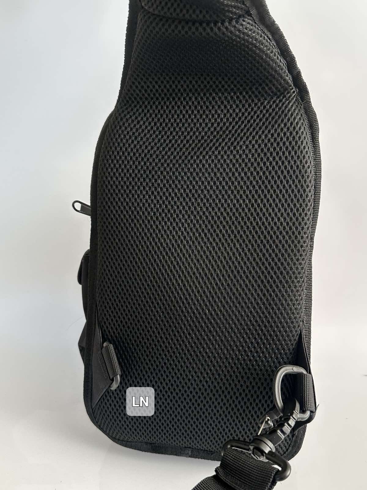 Тактическа водоустойчива мъжка чанта през рамо + кобур