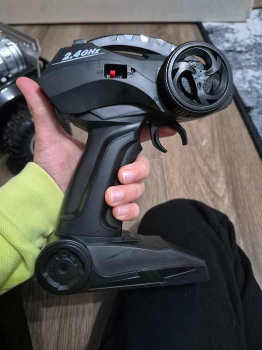 Кола с дистанционно