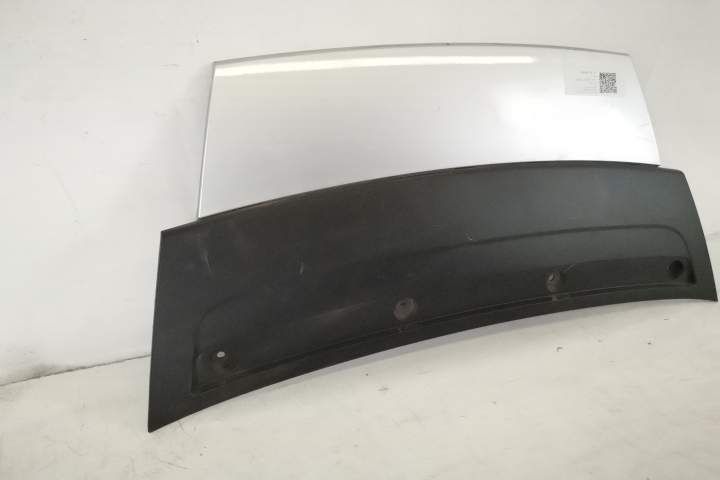 Орнамент Декоративна Лайсна Спойлер Задна Броня Оригинален В Добро Със