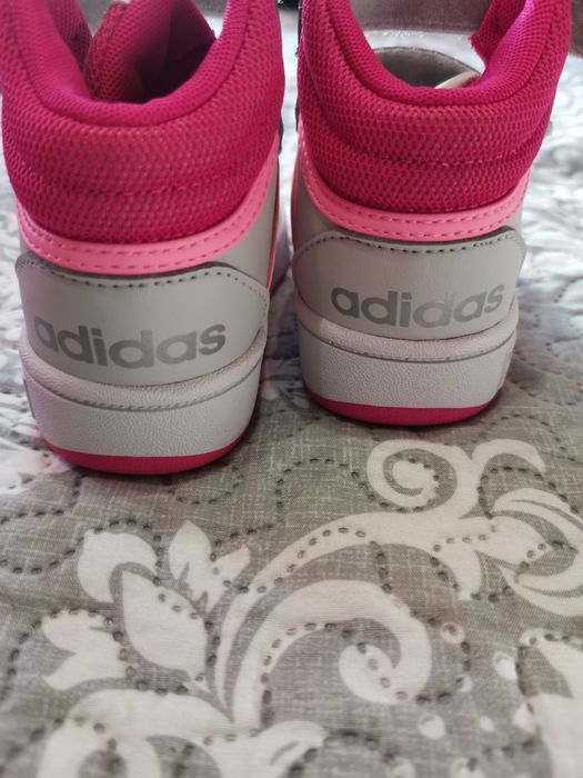 Маратонки за момиче