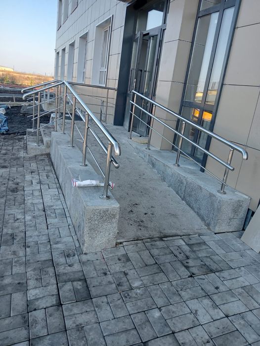 Перило,Поручни,Пандус.