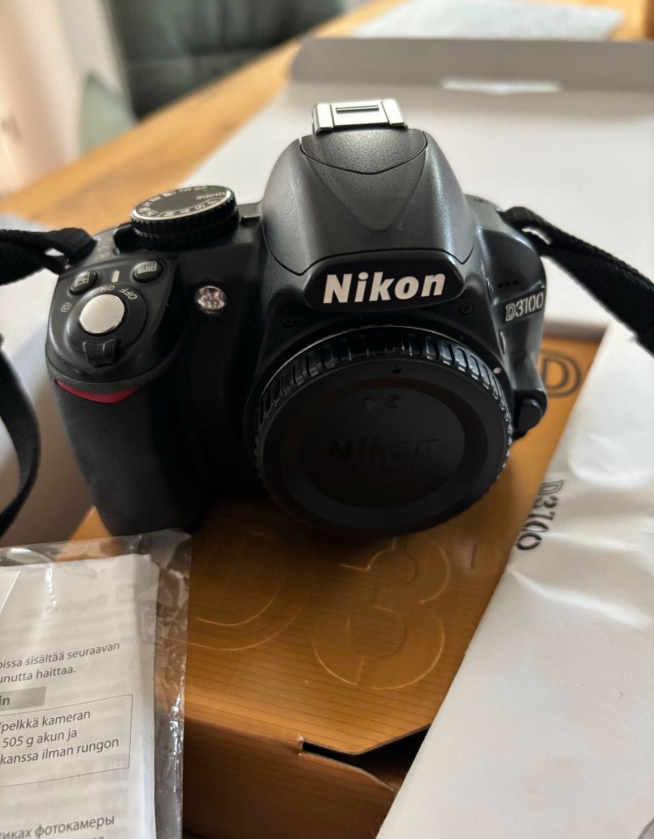 Фотоапарат Nikon D3100 DSLR с два обектива – в отлично състояние
