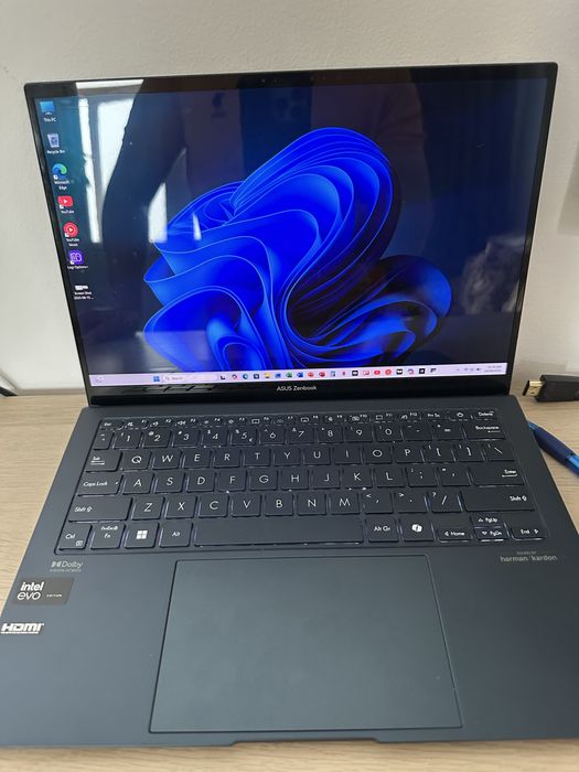 Asus Zenbook S13 2024