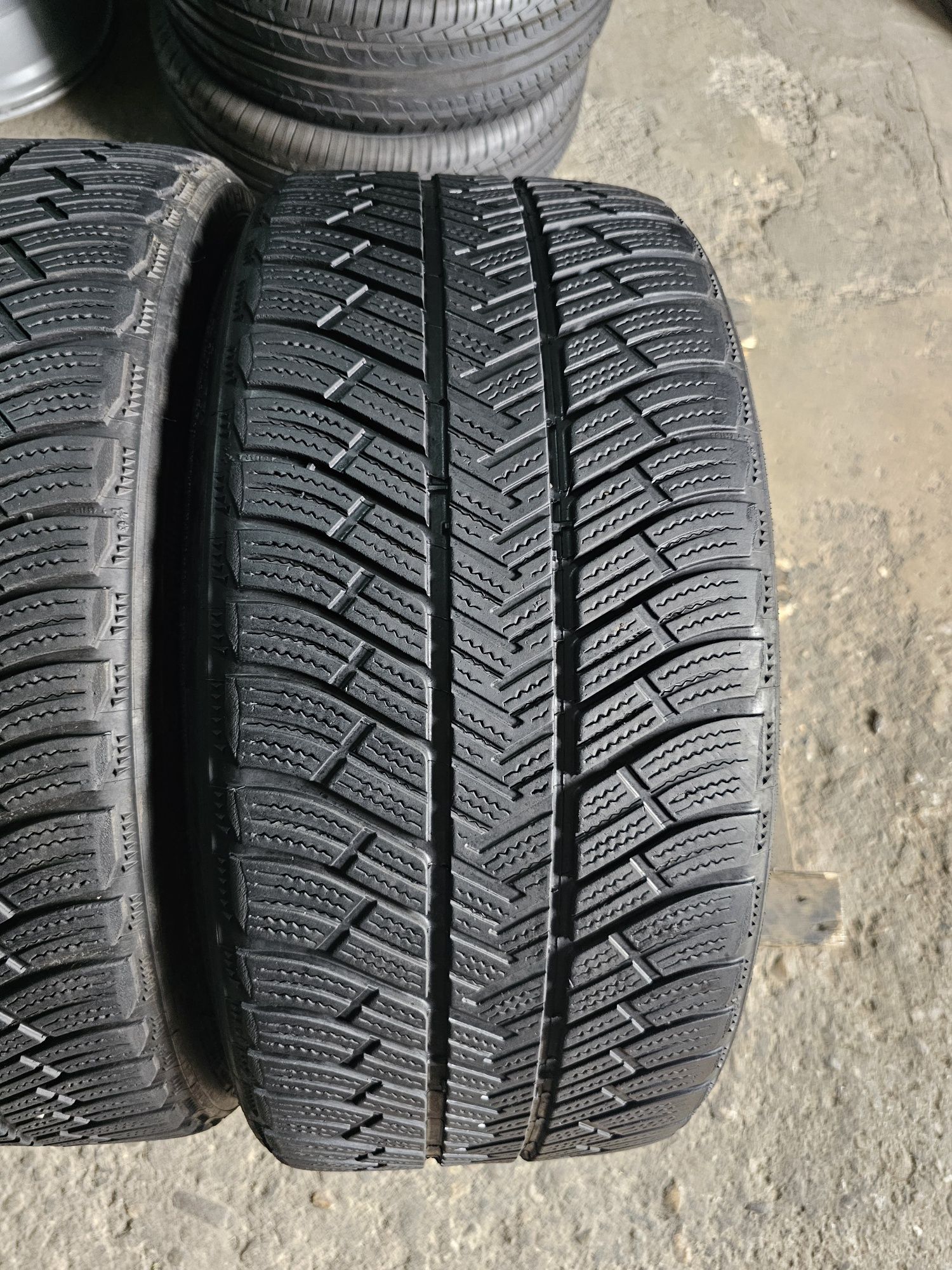2 anvelope iarna 245 35 20 Michelin