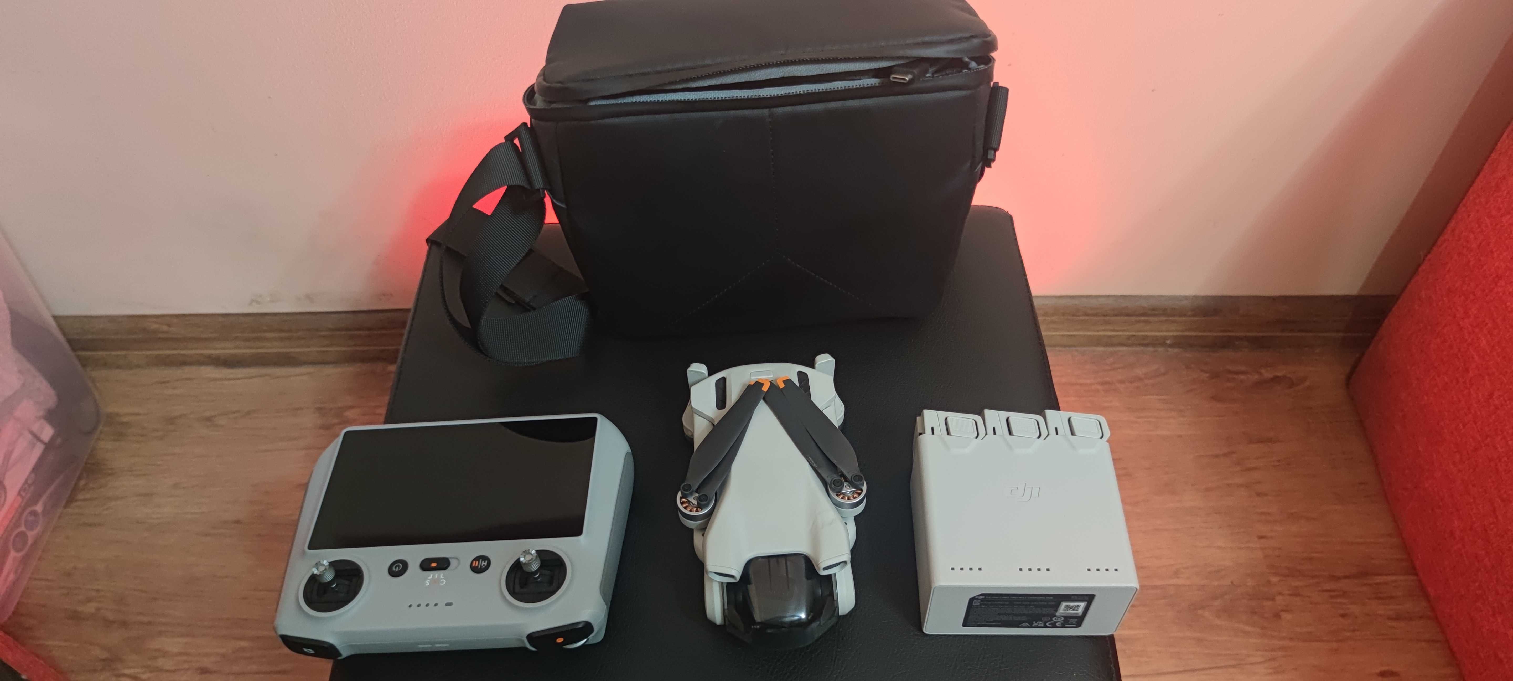 DJI Mini 3 Fly More Combo + RC контролер с екран - дрон Престиж