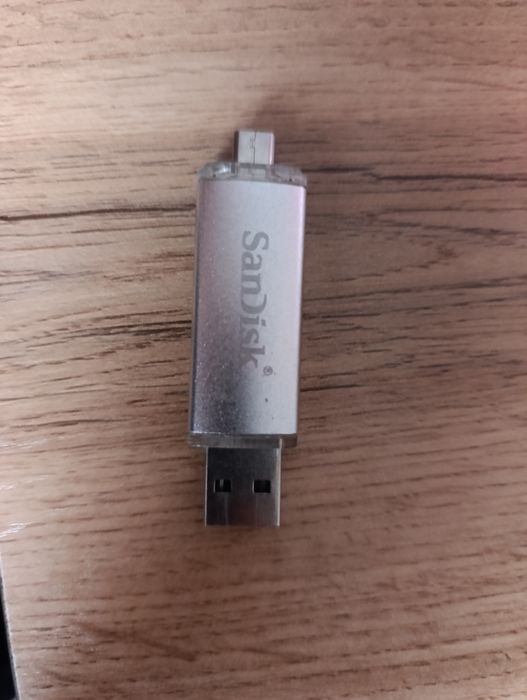 Флешка Sandisk 32gb состояние хорошое