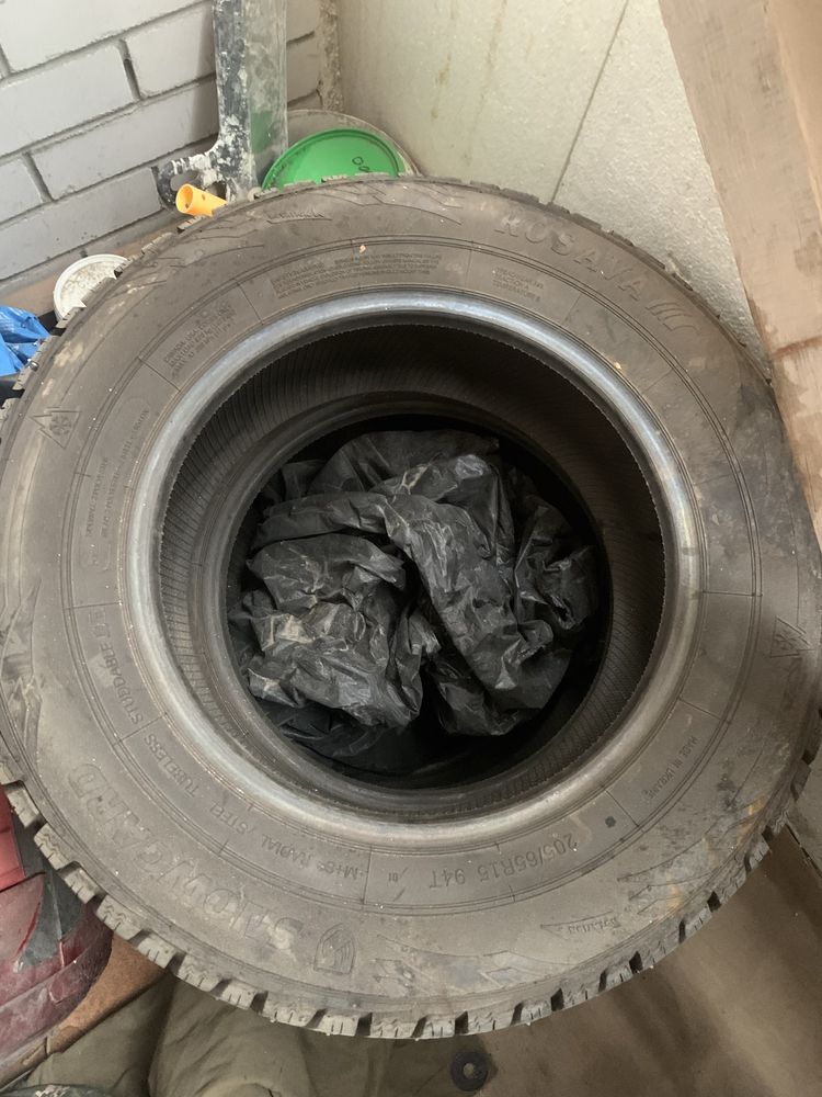 Продам три зимний резины