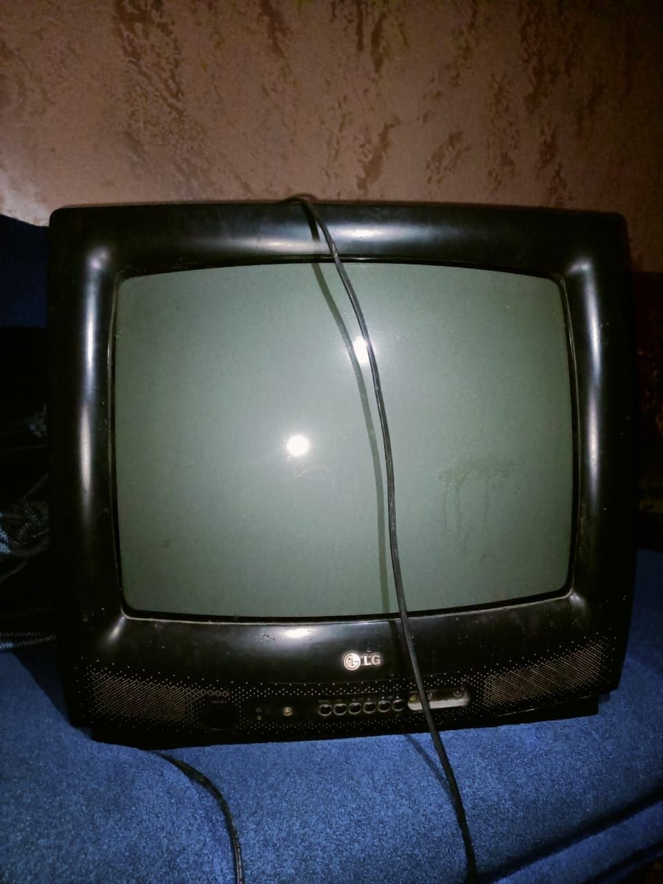 Телевизор LG черный