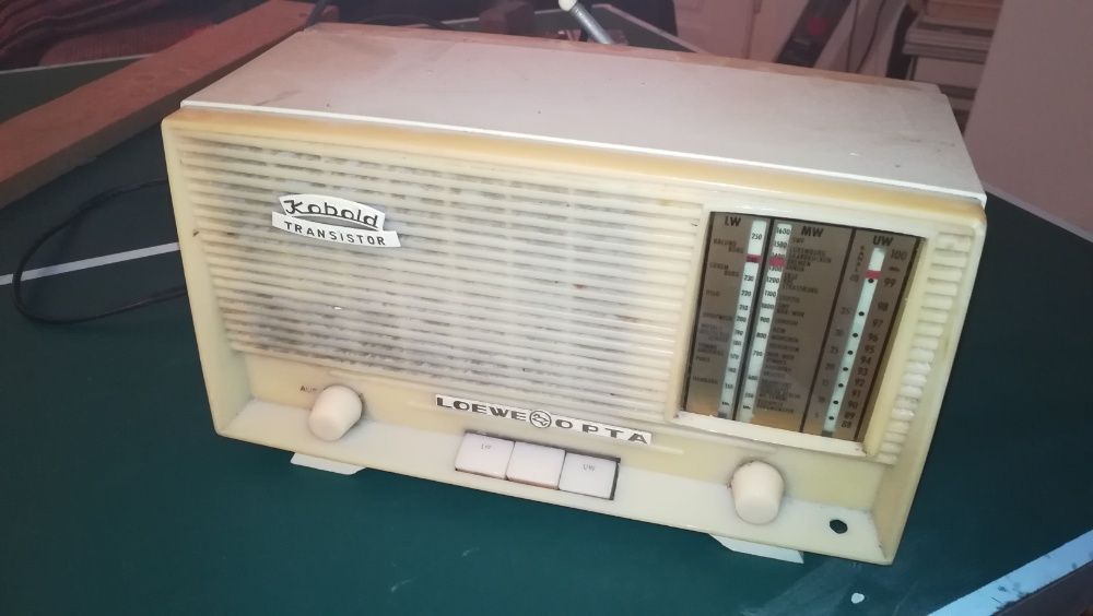 Антикварно радио с колекционерска стойност LOEWE OPTA Kobalt