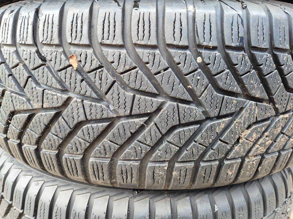 4 Anvelope de IARNA - 215/60/16 - YOKOHAMA - CA UNELE NOI DOT 2017