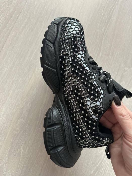 Нови модерни дамски маратонки