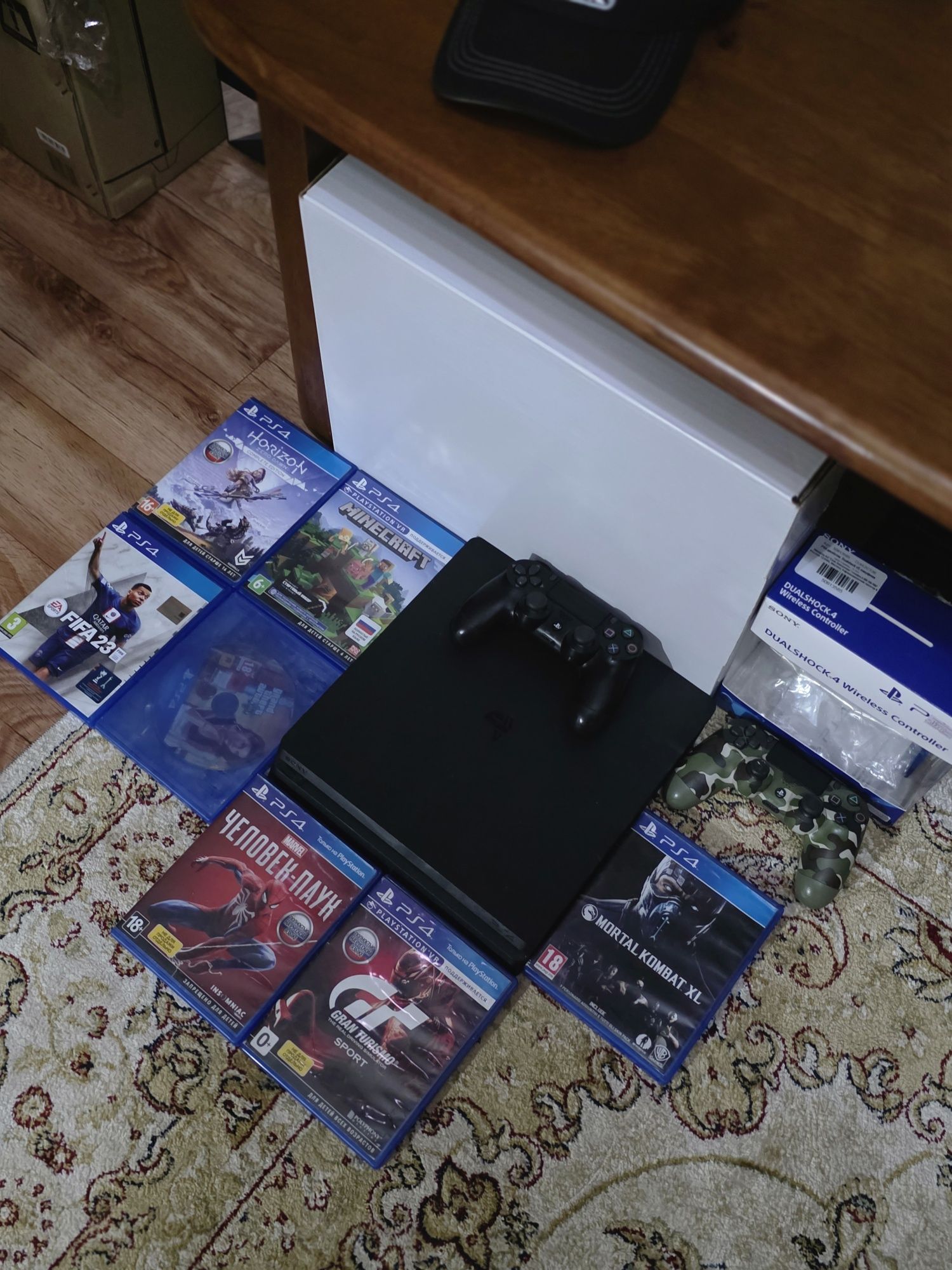 Playstation 4 slim с играми