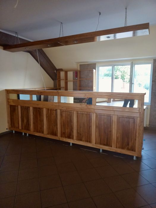 Vand bar din lemn natural