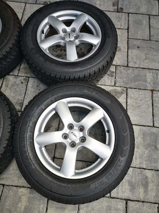 Vând jante Rial R17 cu cauciucuri de iarna