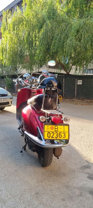 Vând scuter retro impecabil,primul propietar de nou