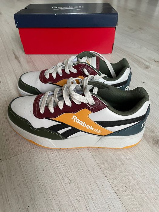Нови Кожени кецове Reebook, размер 35