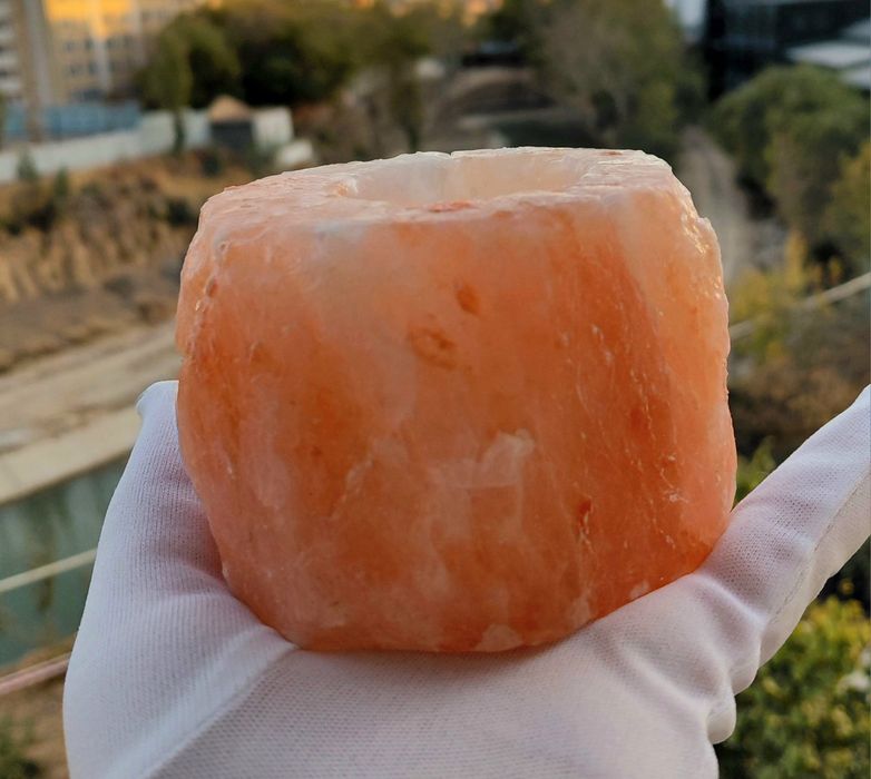 Подсвечники из натуральных камней.