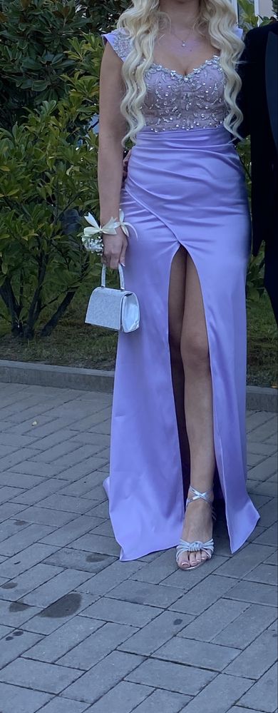 Vand rochie facuta la comanda de Claudia Greta