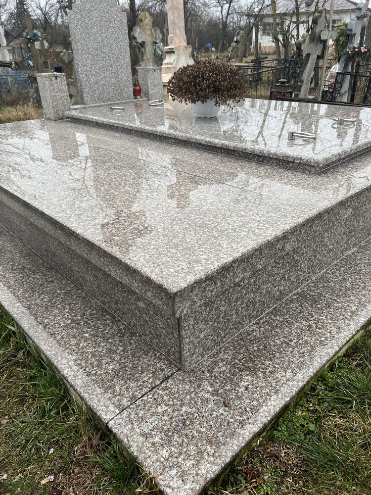Monumente funerare Granit Jud Dolj