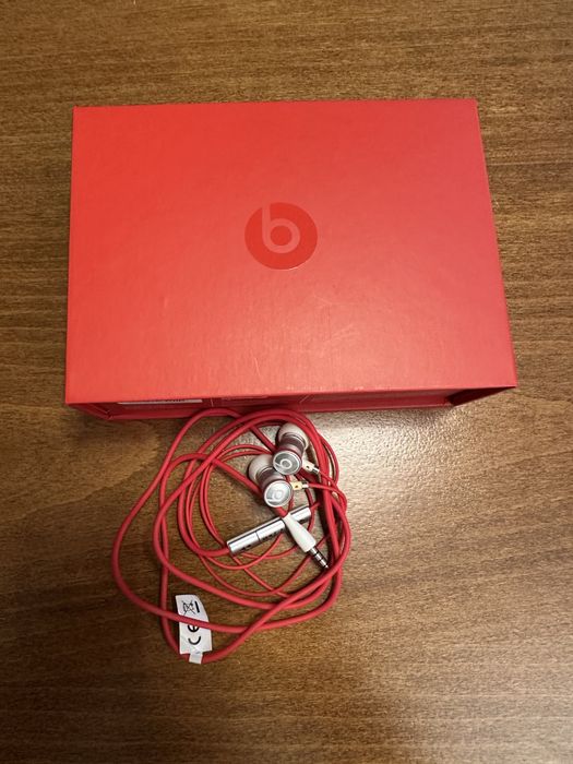 Слушалки In-ear Beats urBeats by Dr.Dre. Бели