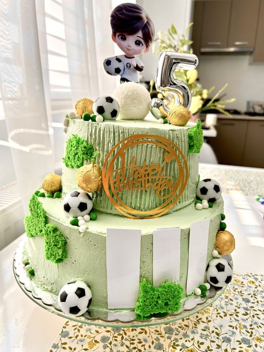 Realizez torturi si prajituri la cerere