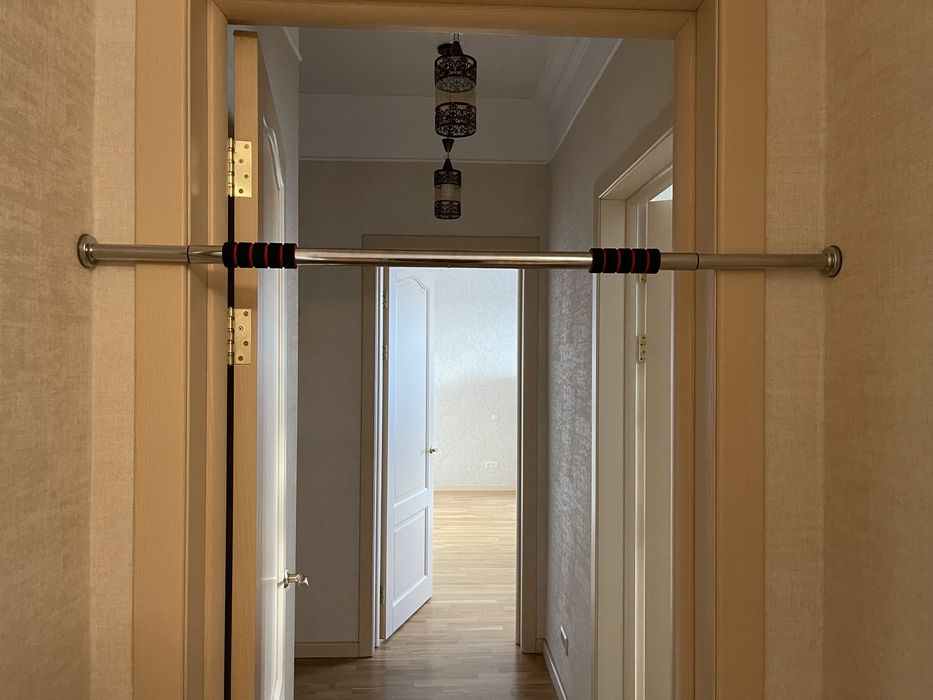 Турник настенный для подтягивания