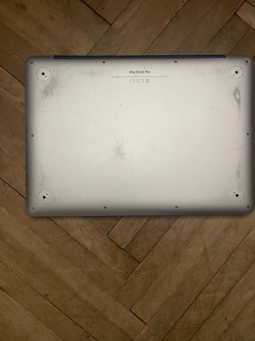 apple macbook pro a1502 i5  8gb ram ssd 256