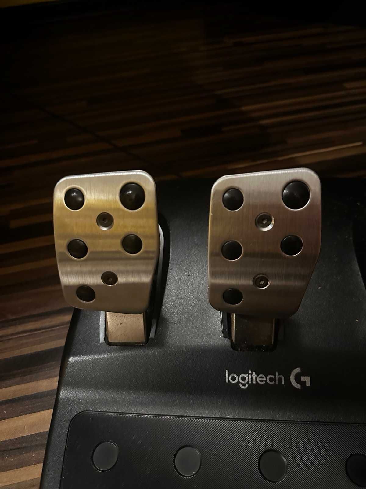 Logitech g29 в перфектно състояние