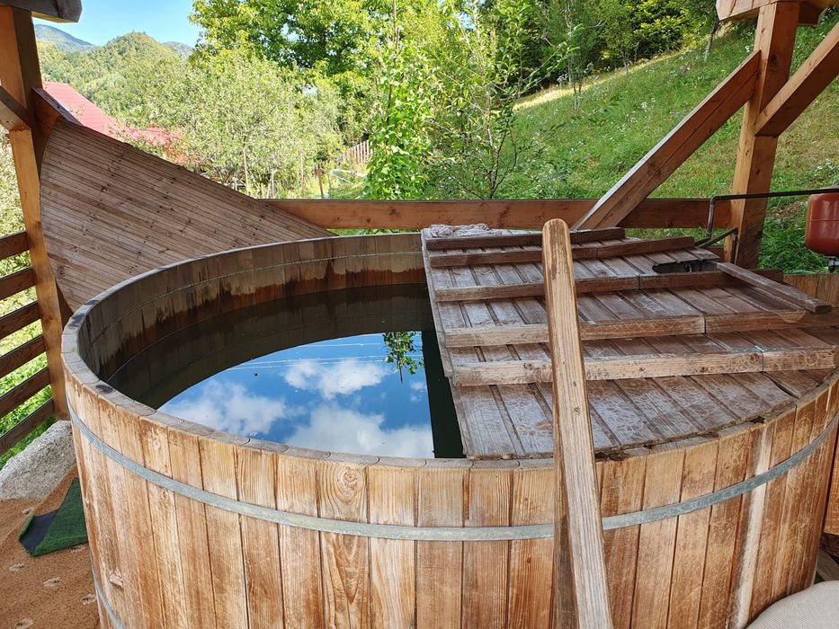 Închiriez cabană la Somesu Rece