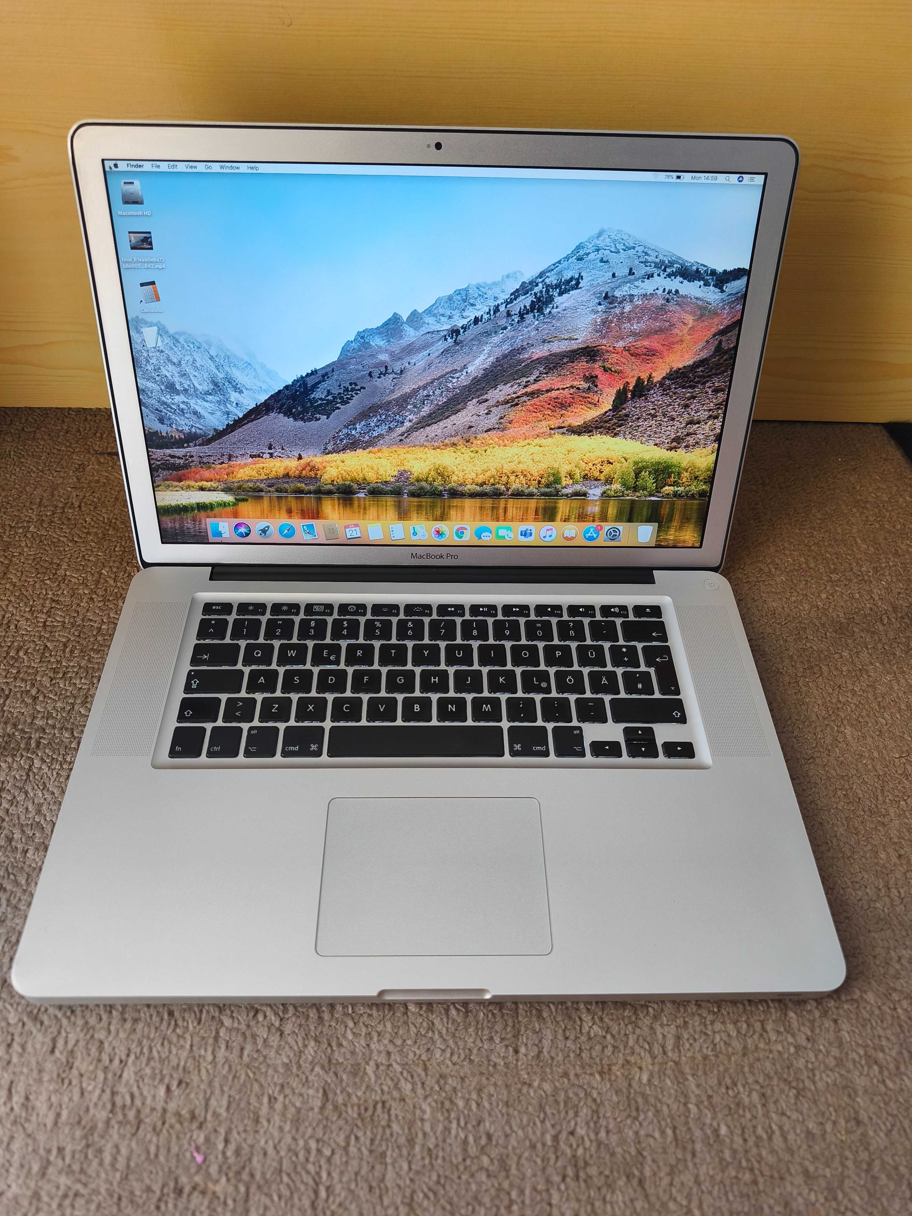 лаптоп Mac Book Pro