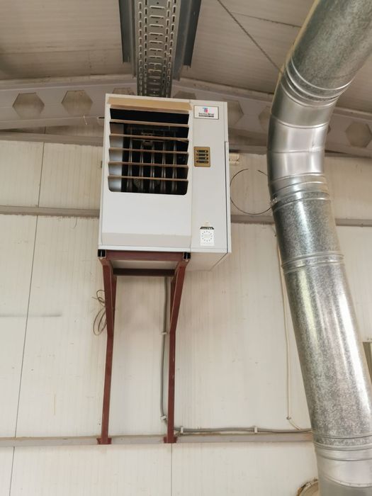 Hală spatiu comercial de 275mp+birou+doua vestiare 2x grupuri sanitare