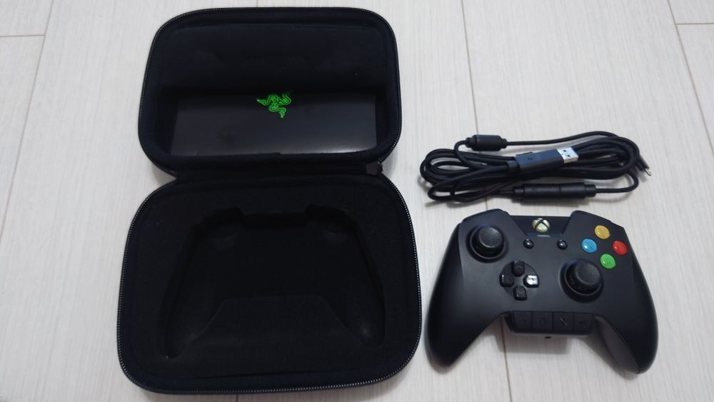 Controller Razer Wildcat pentru PC, Xbox One + Travel Case