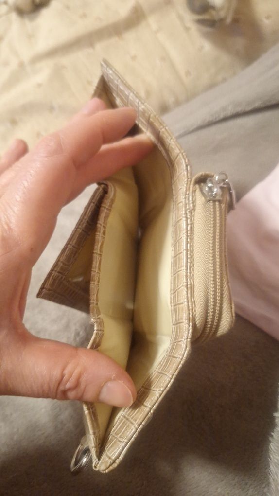 Guess  дамски портфейл