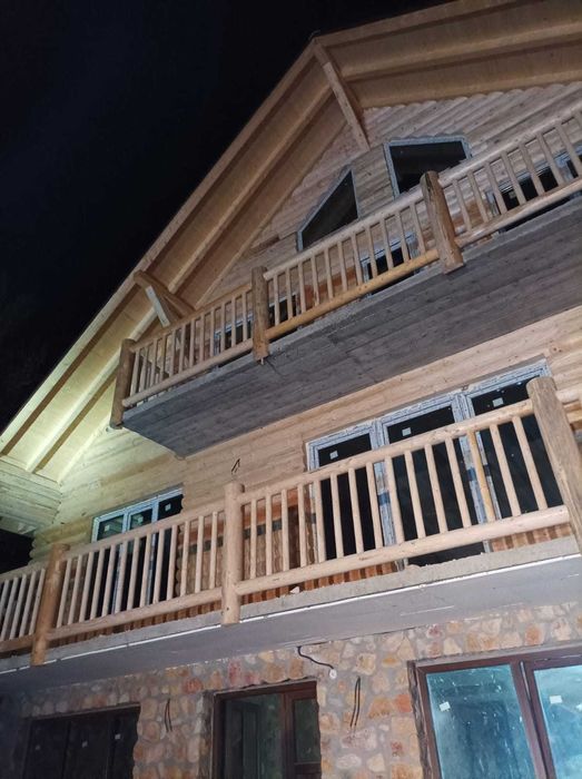 Lambriu din Lemn Semirotund Faltuit pentru Lucrari de Placare Cabane