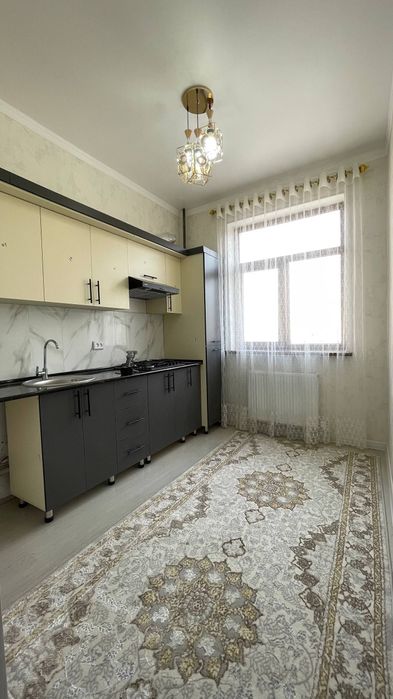 2 xonali kvartira sotiladi