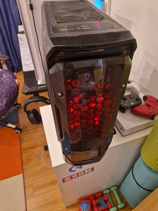 Vand PC gamind AMD 6 cores 3.5 Mhz