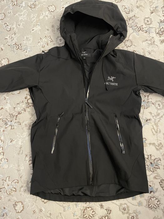 Ветровка Arcteryx