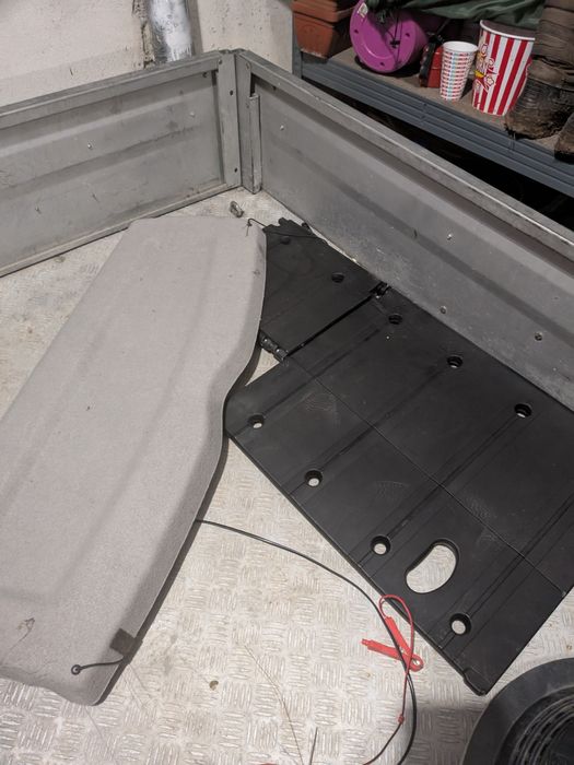 Кора и разделител за багажник за Ситроен C3 - 2006 год.