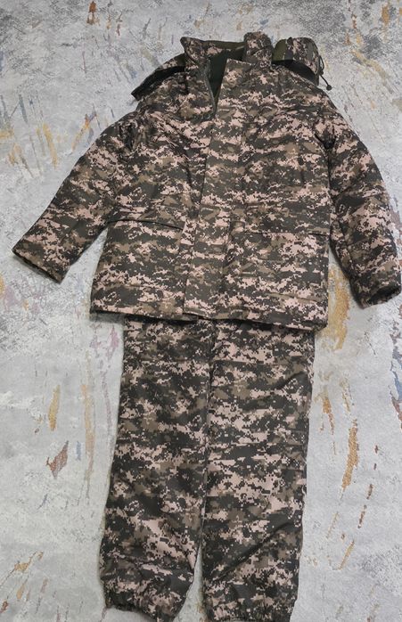 Продам военный зимний бушлат со штанами