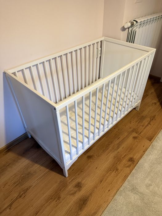 Чисто ново креватче / бебшка кошара