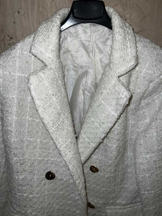 Елегантно бяло сако