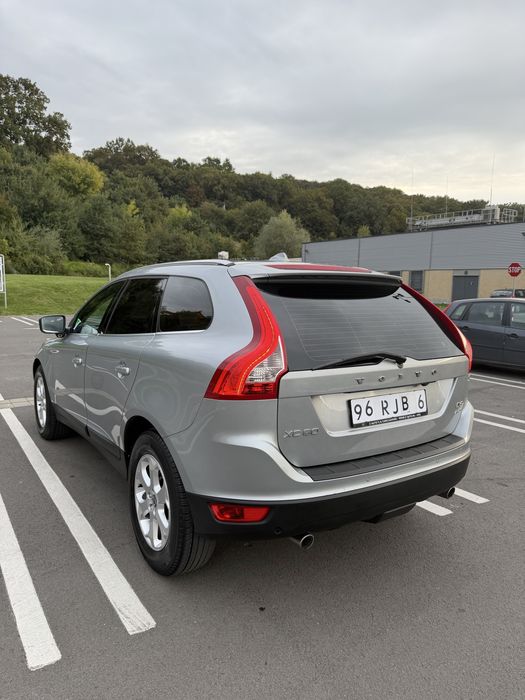 Volvo XC60  D5 AWD   Piele Incalzire scaune Panoramic