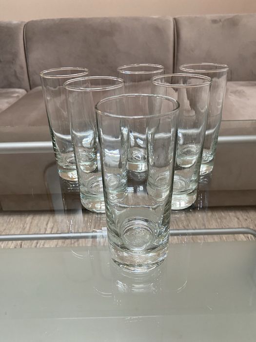 Set de 6 pahare, din sticlă. Capacitatae pahar: cca. 490 ml.